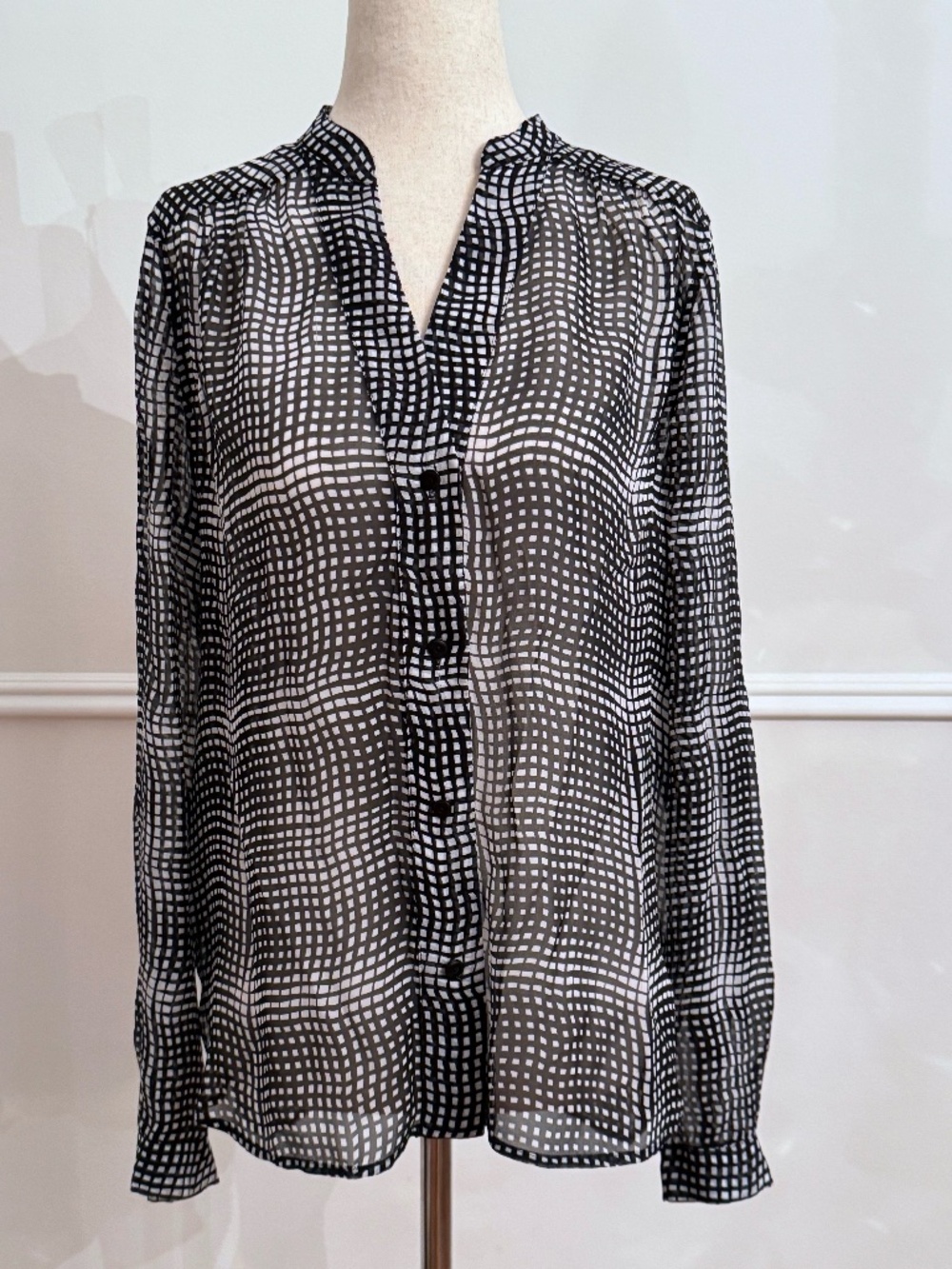 Diane von Furstenberg 100% Silk Sheer Blouse Black White Grid Print Button Up 4